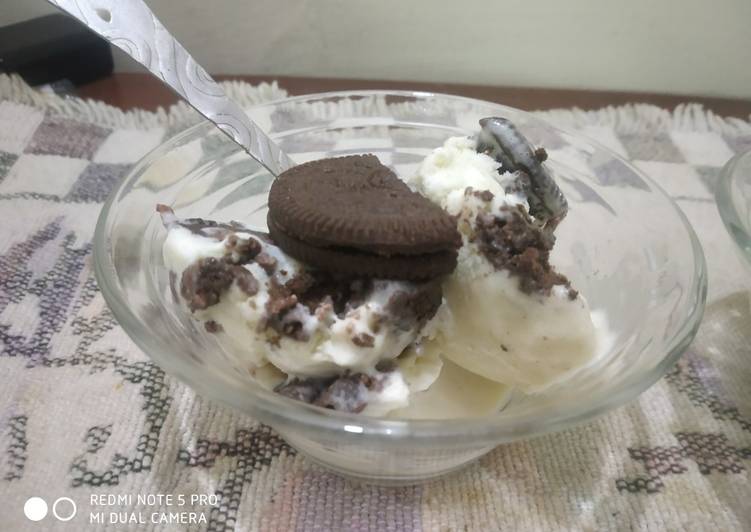 Creamy cookie vanilla icecream