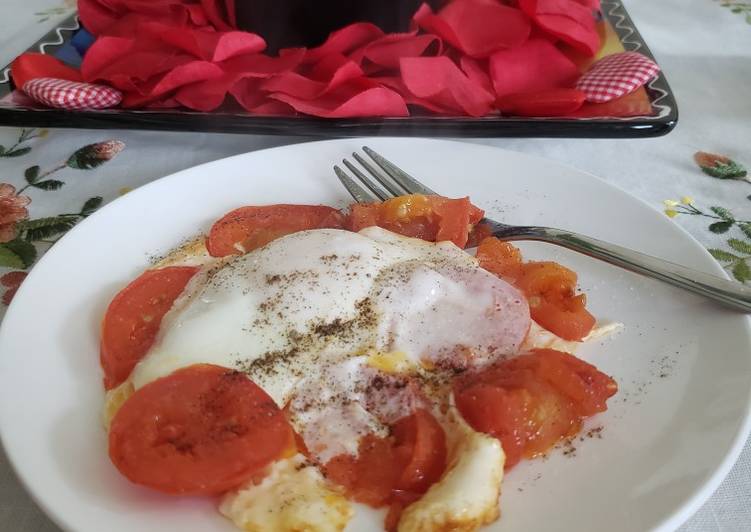 Egg 🥚 with tomato 🍅