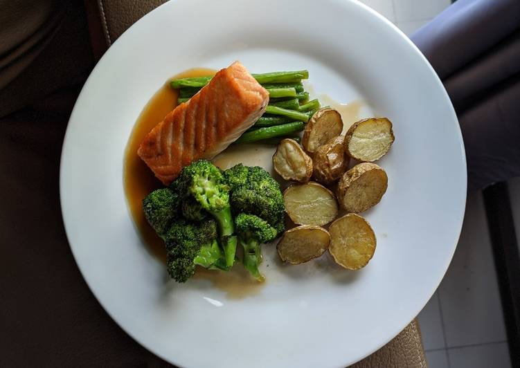 Pan Fried Salmon with Vegetables and Roasted Potatoes