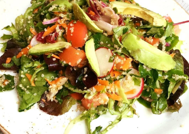 Quinoa healthy salad