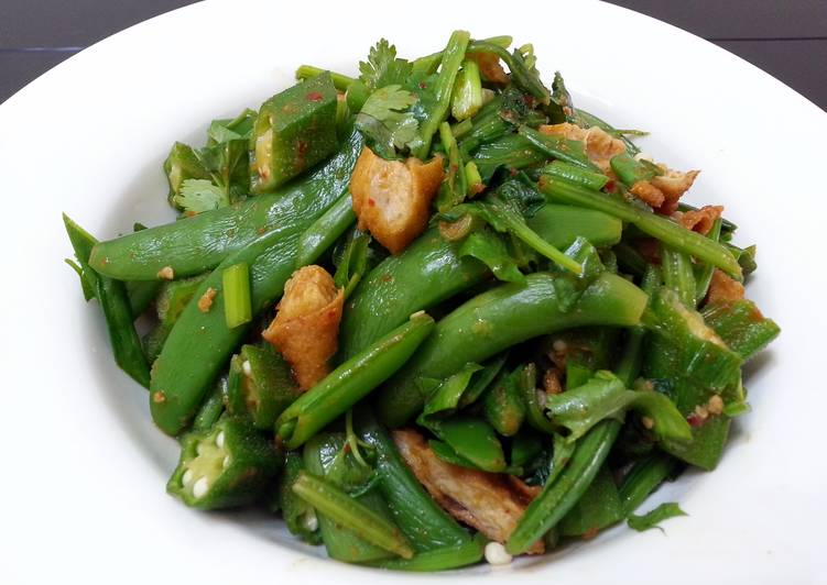 Spicy Spinach And Okra With Beancurd