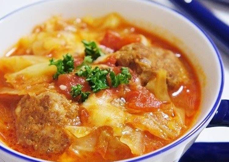 Meltingly Soft Cabbage and Meatballs Stewed in Tomatoes