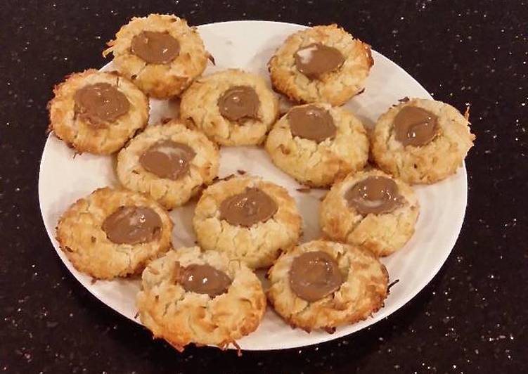 Coconut Cream Thumbprint Shortbread Cookies