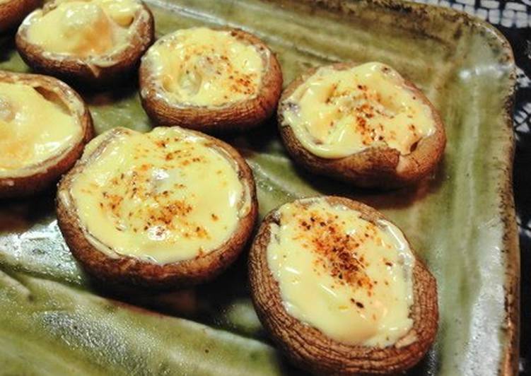 Shiitake Mushroom Mayonnaise & Cheese Bake with Shichimi Spice