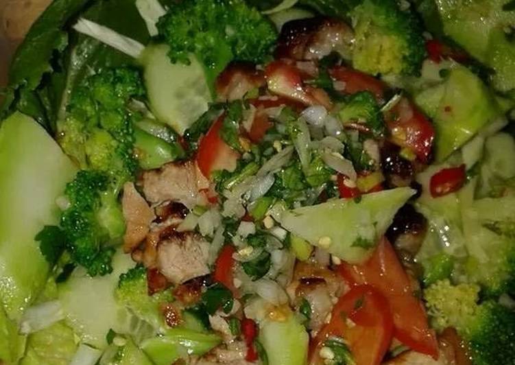 3?flavours bbq pork with broccoli stems