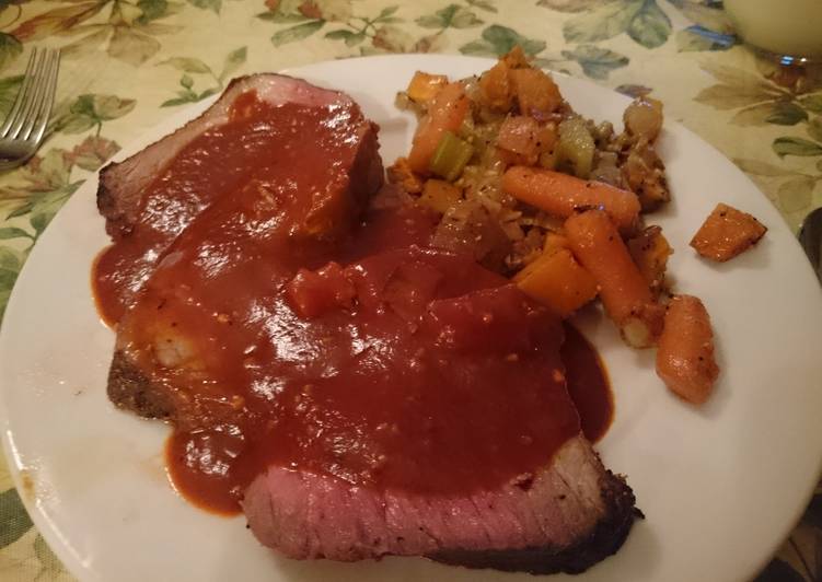 Slow-Cooked Roast Beef with Red Sauce