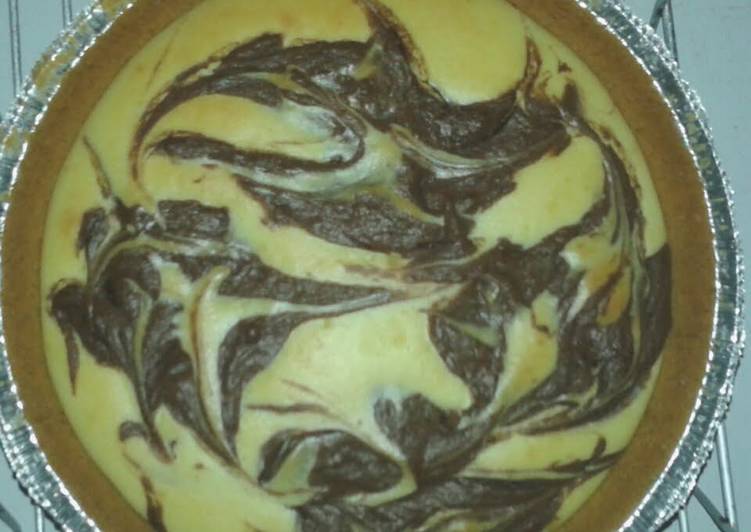 Vanilla-Chocolate Swirl Hazelnut Cheesecake