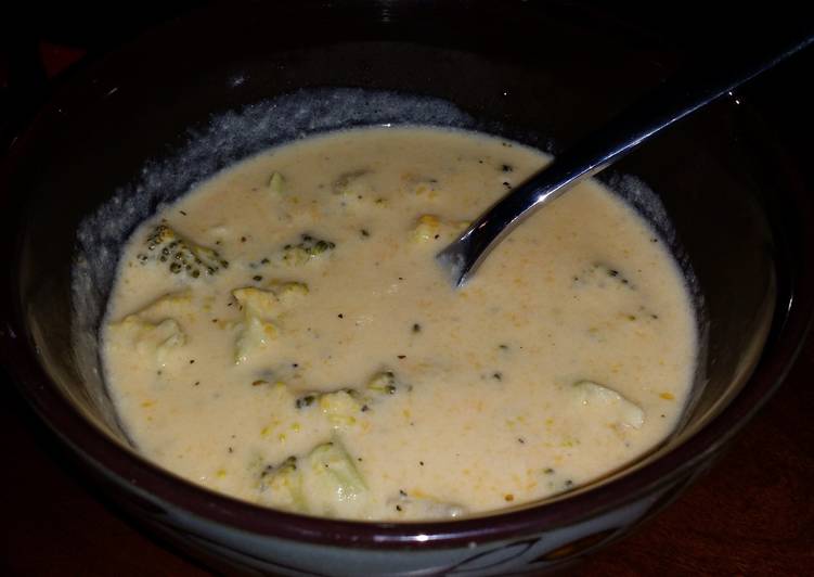 Delish Broccoli Cheddar Soup