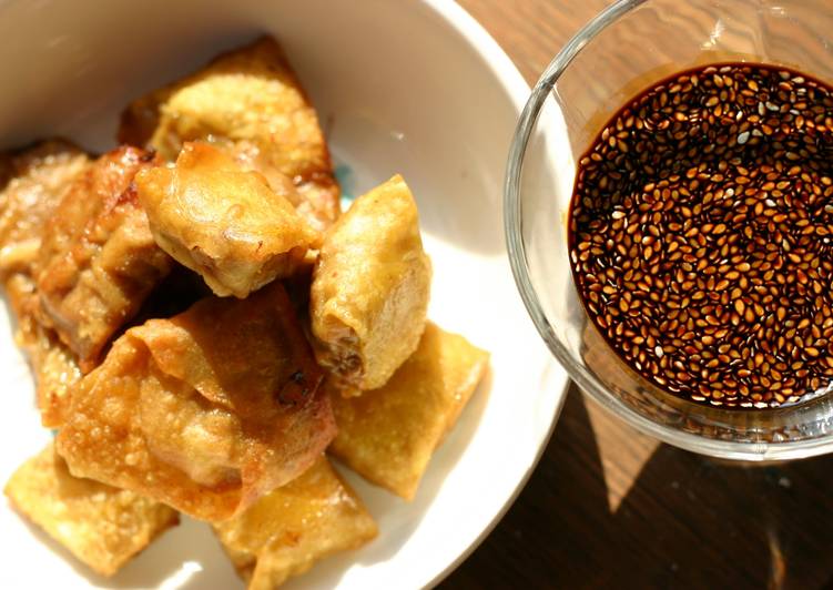 Sophie's deep fried wontons and dipping sauce