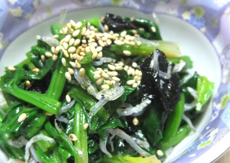 Spinach with Nori Seaweed and Tiny Sardines (Namul)