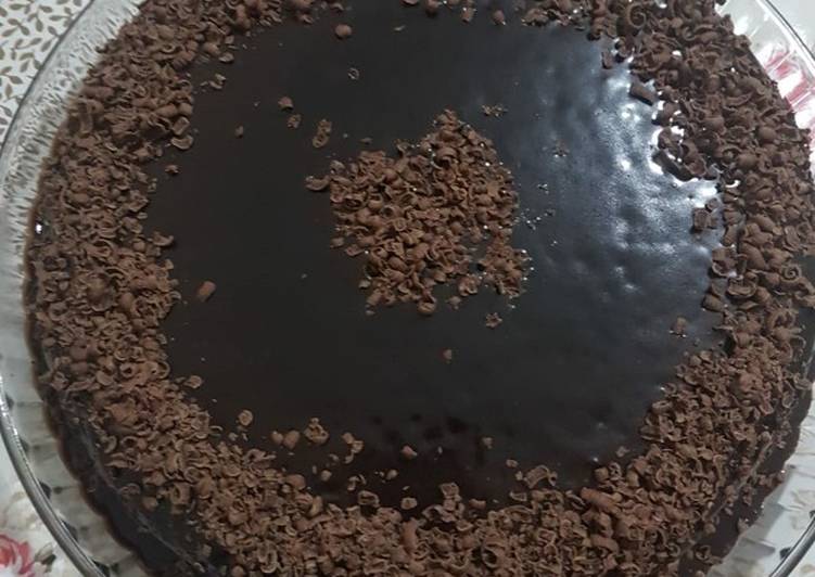Choco cake with Chocolate ganache topped with Chocolate scrapes