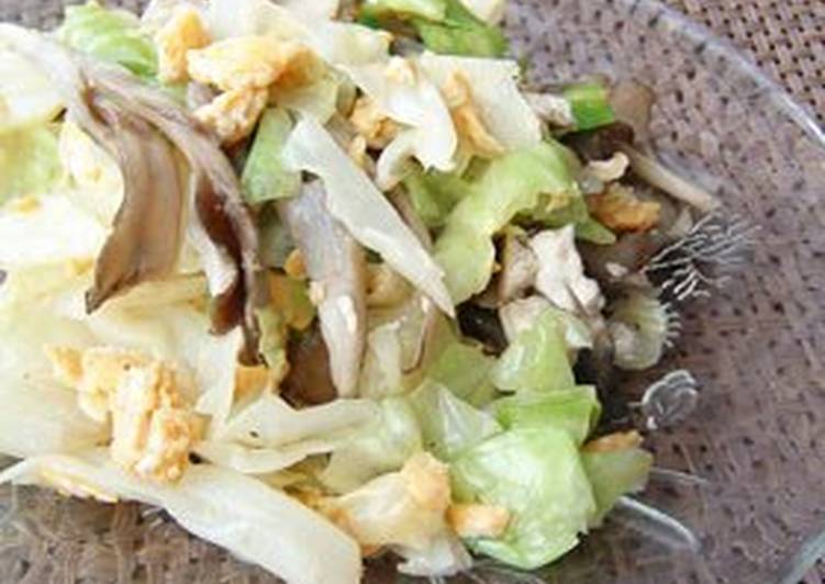 Delicious Maitake Mushroom, Cabbage & Scrambled Egg Salad
