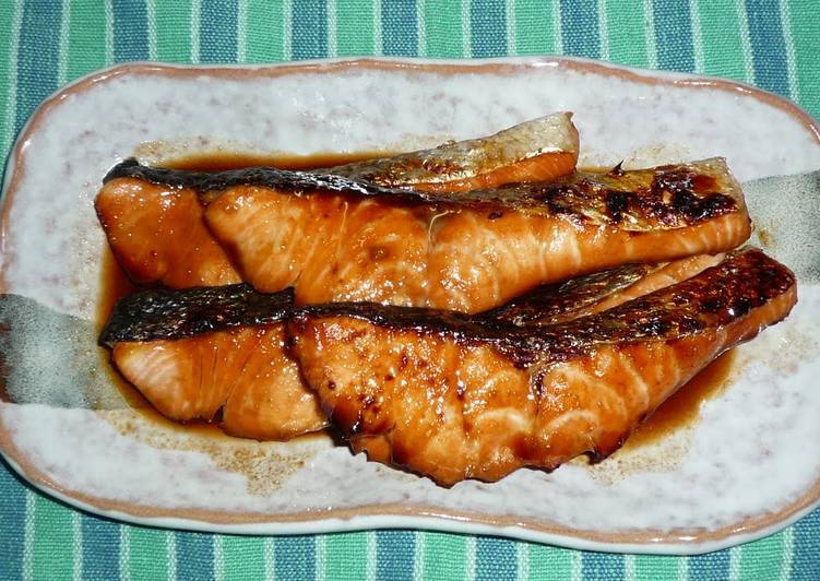 Easy Grilled Salmon with Mirin and Soy Sauce