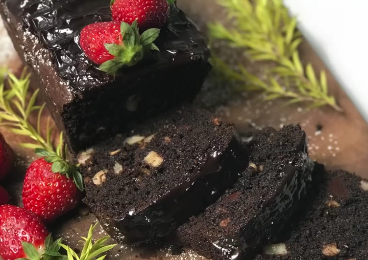 Eggless moist and divine chocolate cake