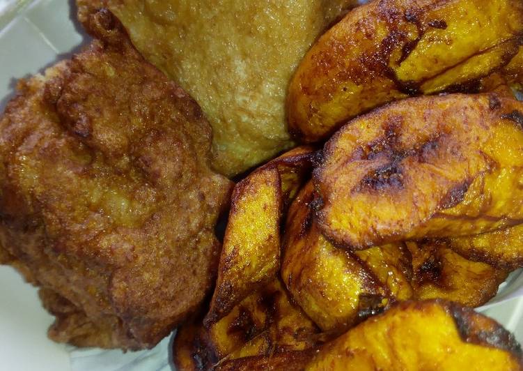 Fried bread nd plantain