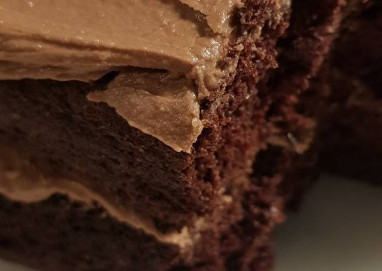 Chocolate cake with nutella buttercream