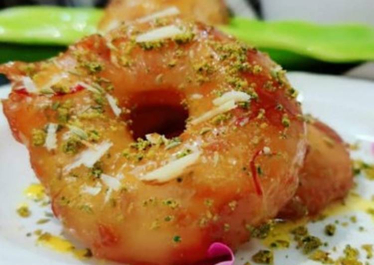 Jalebi donuts with apple filling