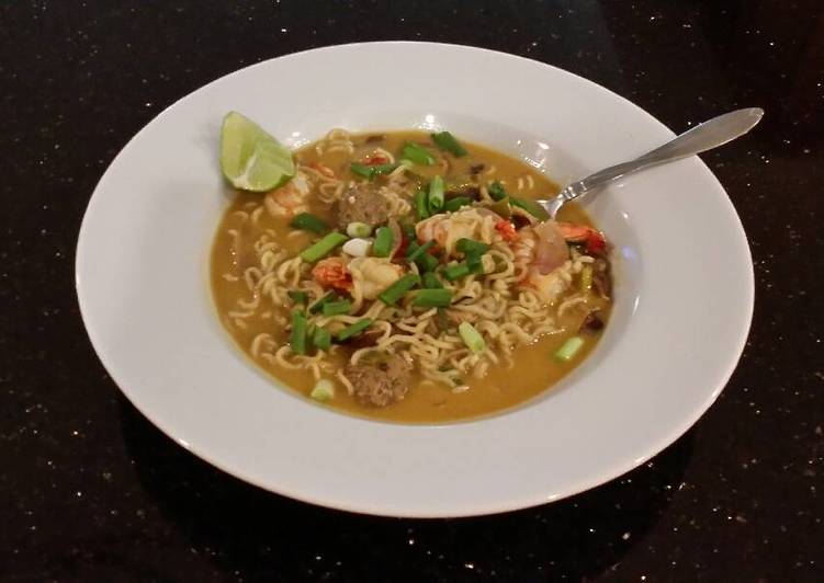 Thai style Shrimp and Pork Meatball Soup