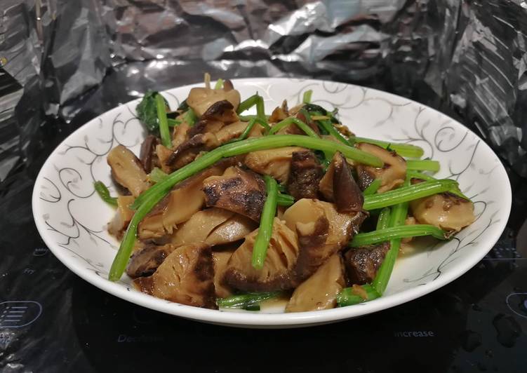 Shiitake Mushrooms And Spinach