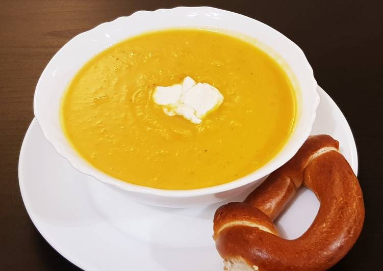 Butternut squash and goat cheese soup