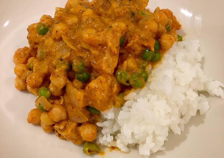 Spicy Thai Red Curry with Chickpeas