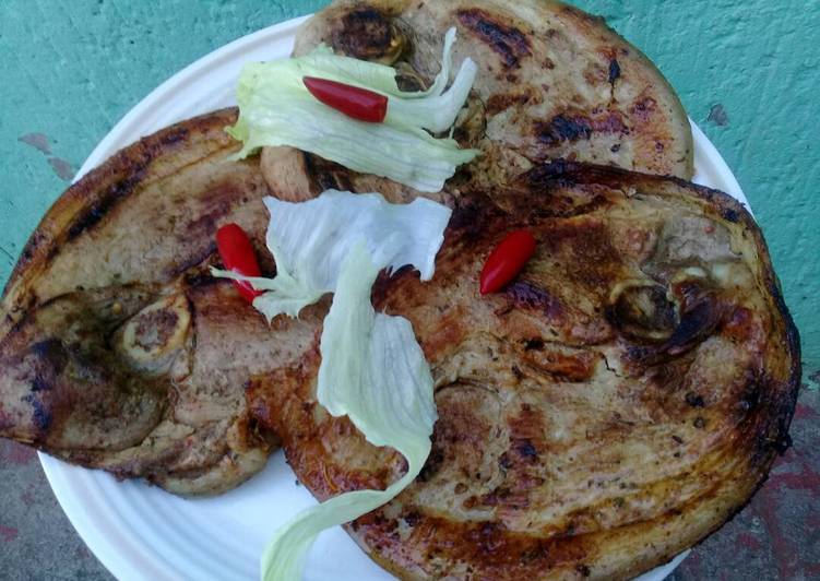 Pan grilled pork with chillis