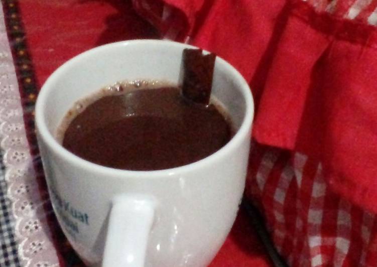 Hot Chocolate Cinnamon Drink